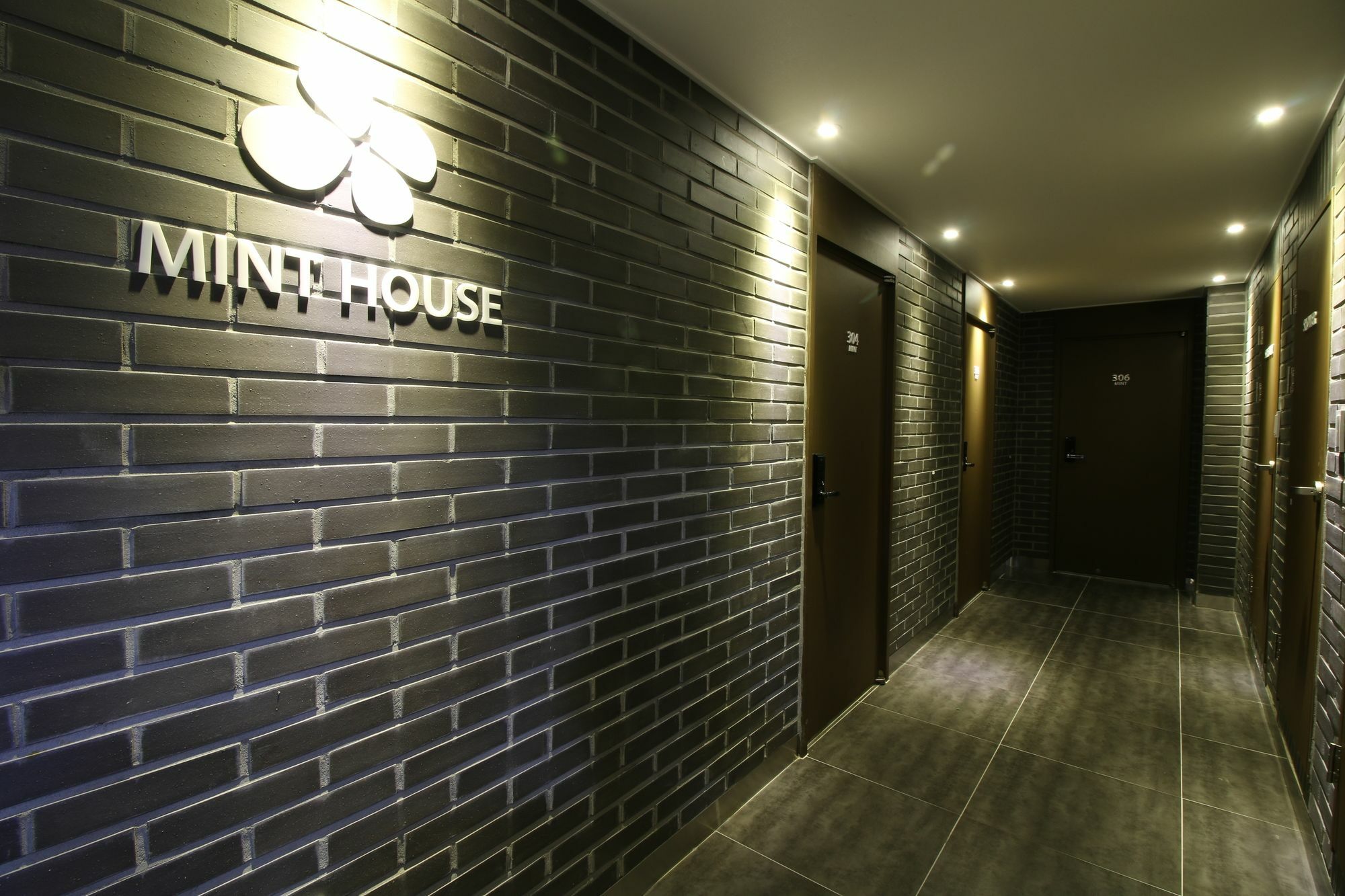 Mint House - Female Only Hotel Busan Exterior foto